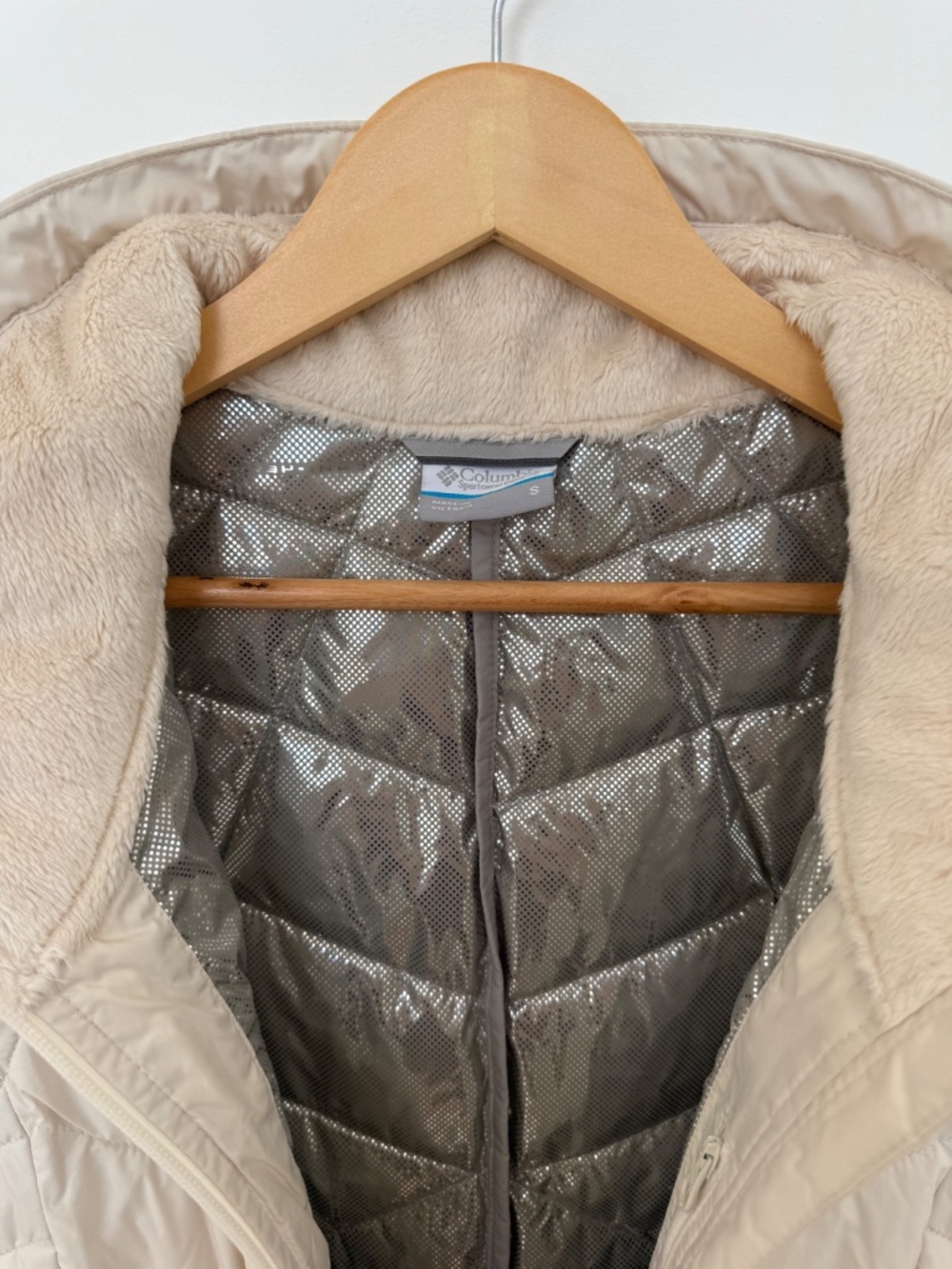 Columbia Vest - Picture 3 of 5